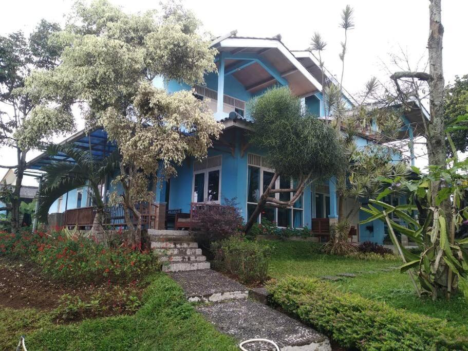 Garden Villas Cipanas Sindanglaya Exteriör bild