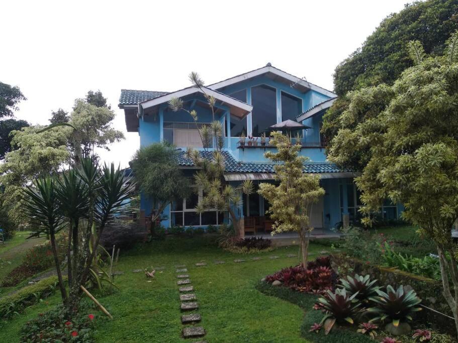 Garden Villas Cipanas Sindanglaya Exteriör bild